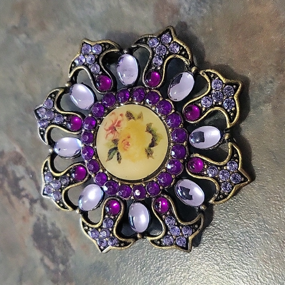 Gorgeous vintage purple Victorian brooch